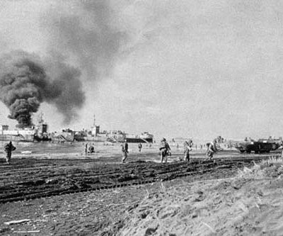 US Army troops landing at Anzio